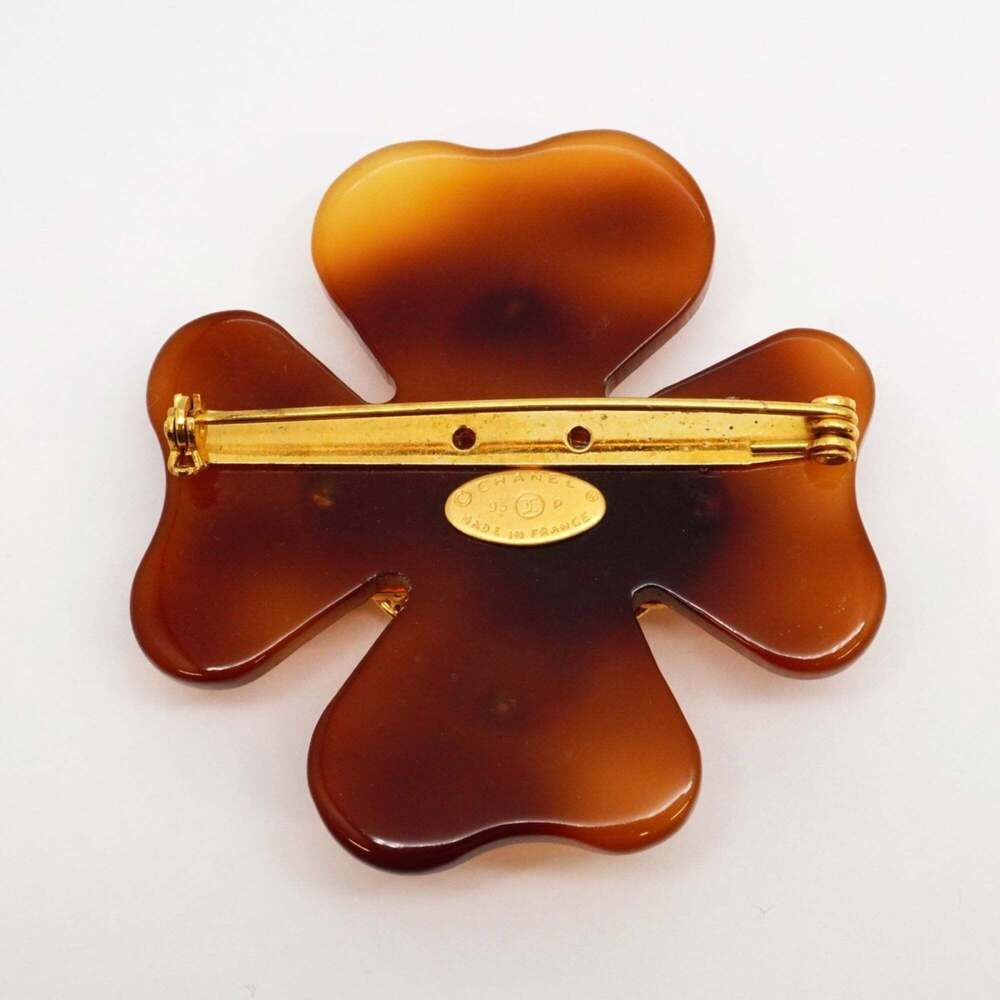 CHANEL Brown Logo Brooch - Picture 5 of 11